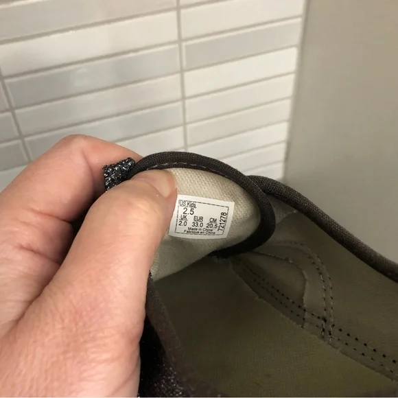 Vans kids silver lace up sneakers - Picture 8 of 8